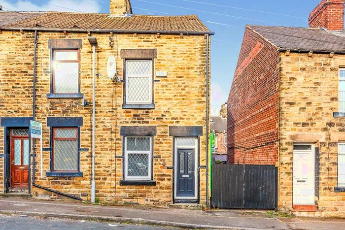 3 Bedroom End Of Terrace House To Rent In Castle Street, Barnsley, South Yorkshire, S70