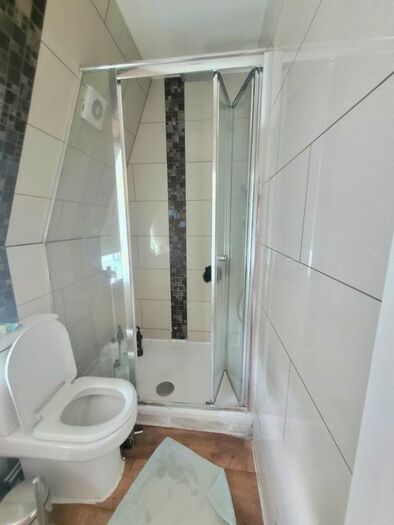 1 Bedroom Flat To Rent In London Road, Isleworth, TW7