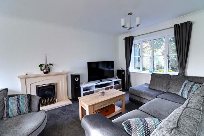 4 Bedroom Detached House For Sale In Swansmoor Drive, Hixon, ST18