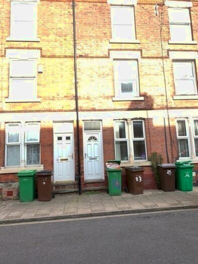 3 Bedroom House Of Multiple Occupation To Rent In Chippendale Street, Nottingham, NG7