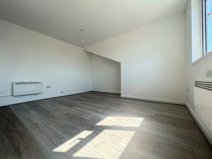 1 Bedroom Flat To Rent In Brigstock Road, Thornton Heath, Surrey, CR7