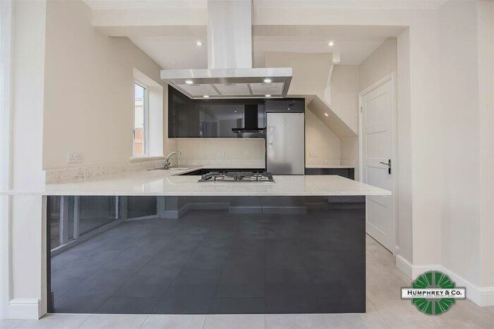 4 Bedroom End Of Terrace House To Rent In D'arcy Gardens, Harrow, HA3