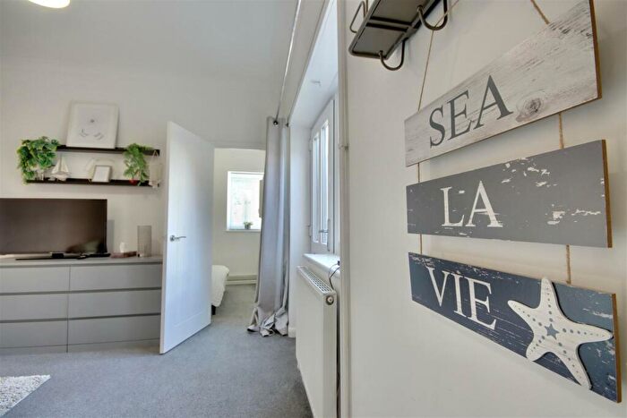 1 Bedroom Flat For Sale In Wimbledon Park Road, Southsea, PO5