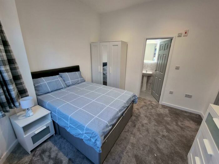 1 Bedroom Terraced House To Rent In Lawrence Road, PO5