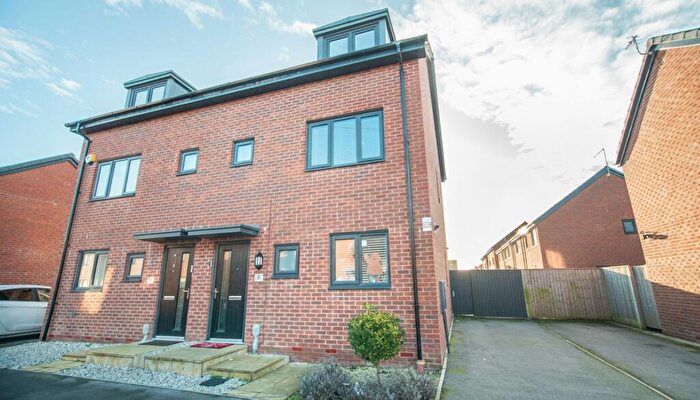 3 Bedroom Semi Detached House For Sale In Haltemprice Street, Hull, HU3