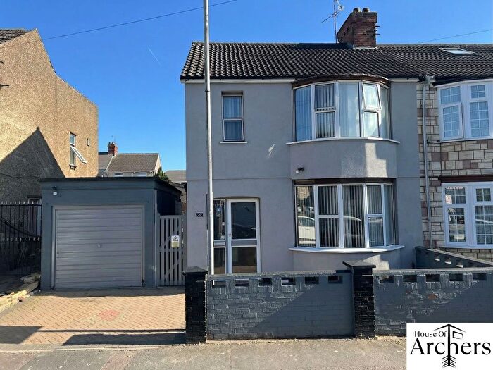 3 Bedroom Semi Detached House For Sale In Fitzroy Avenue, Luton, LU3