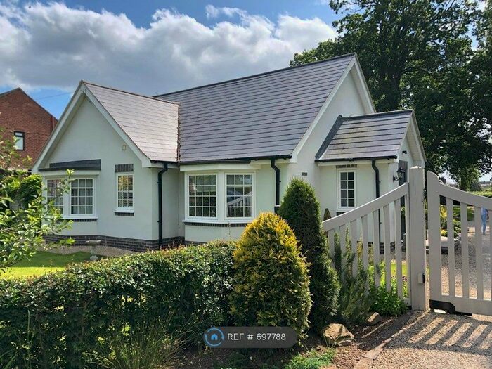 2 Bedroom Bungalow To Rent In Kings Lane, Newton Regis, Tamworth, B79