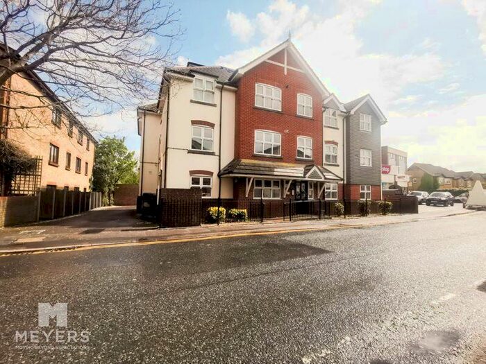 2 Bedroom Apartment To Rent In - Seabourne Road, Southbourne, BH5