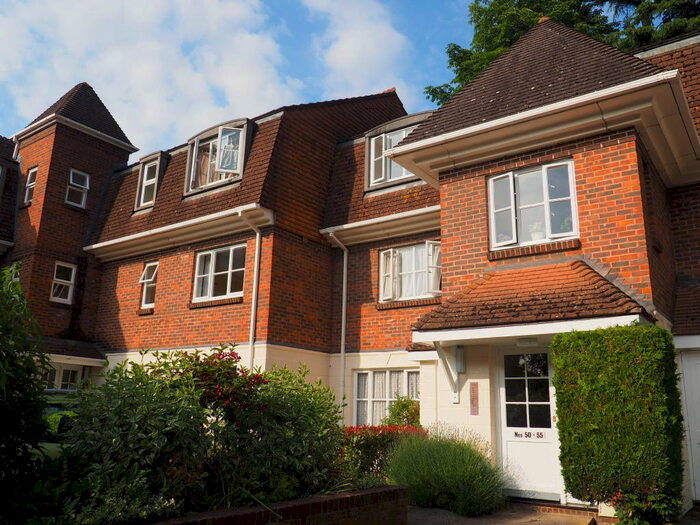1 Bedroom Apartment To Rent In North Parade, Horsham, RH12