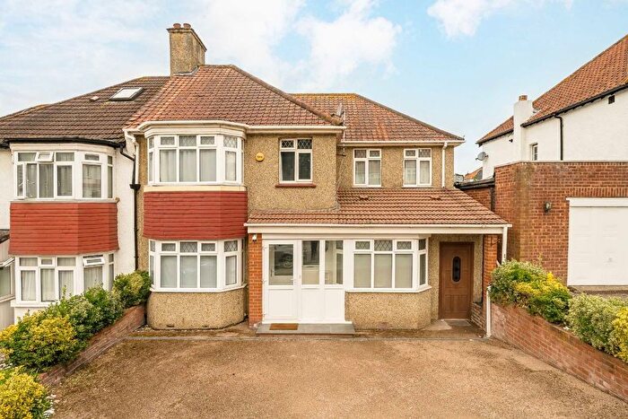 5 Bedroom Property To Rent In Bigginwood Road, Streatham, SW16
