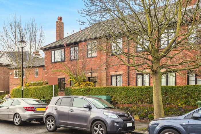 2 Bedroom Flat To Rent In Thorpe Close Silverdale, SE26