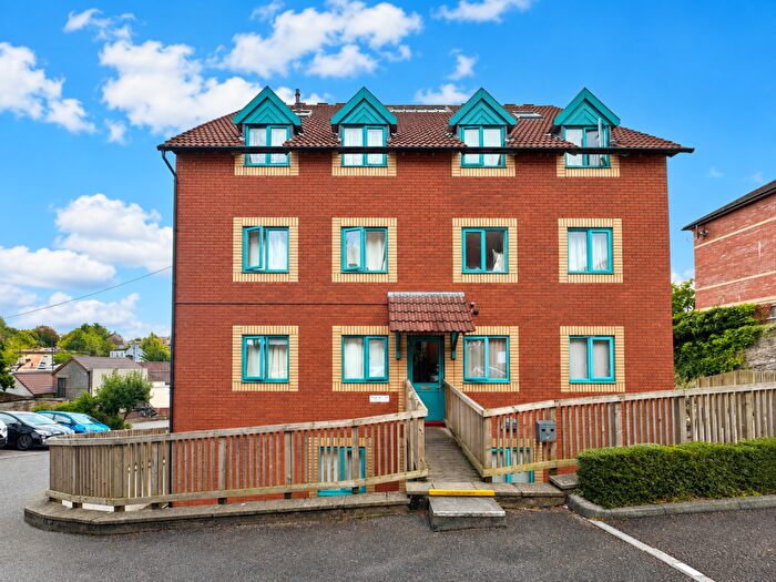 2 Bedroom Flat For Sale In Badgers Walk, Bristol, BS4