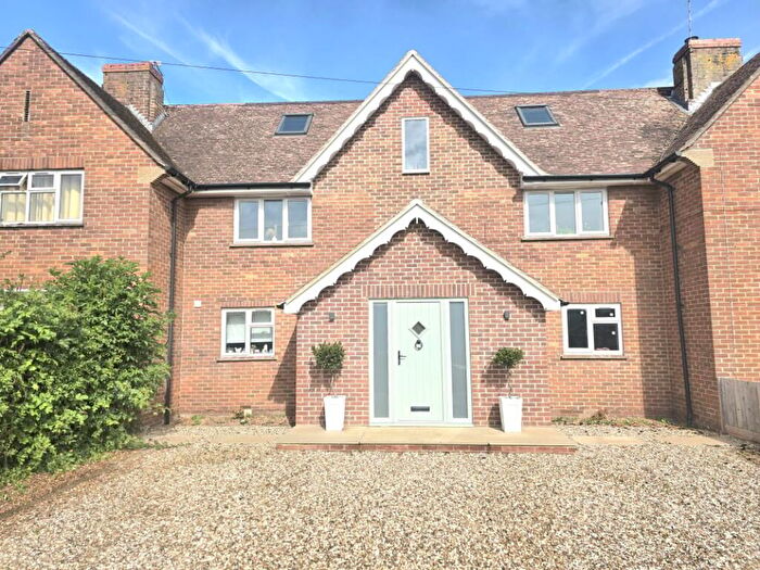 3 Bedroom Terraced House For Sale In Farm Lane, Marlborough, SN8