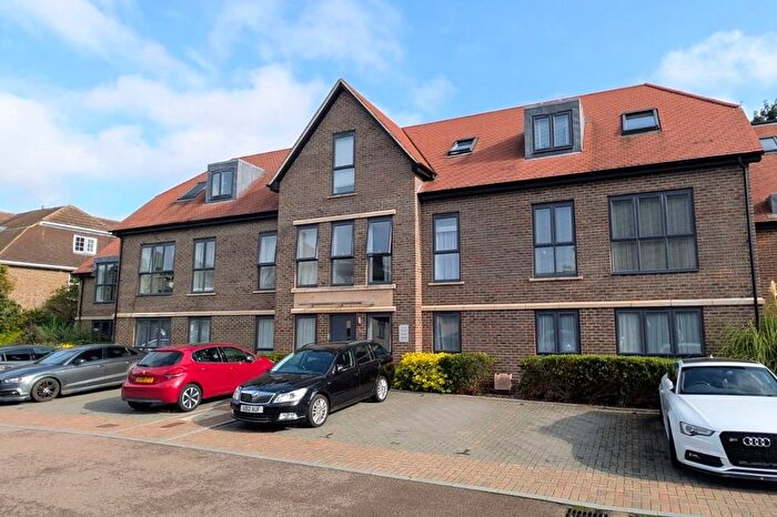 2 Bedroom Flat For Sale In Ely House, Frances Drive, Dunstable, LU6
