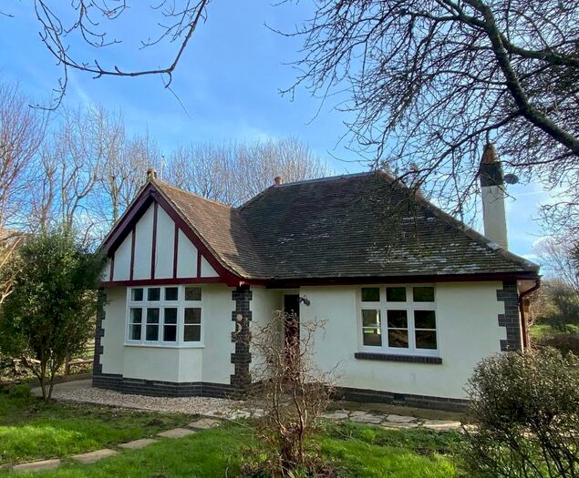 3 Bedroom Detached House To Rent In Castle View, BH20