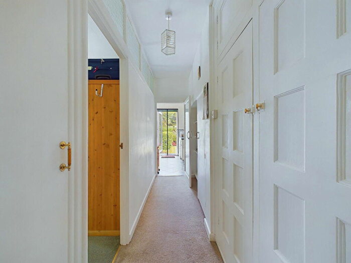 2 Bedroom Flat For Sale In Dover Road, West Worthing, West Sussex, BN11