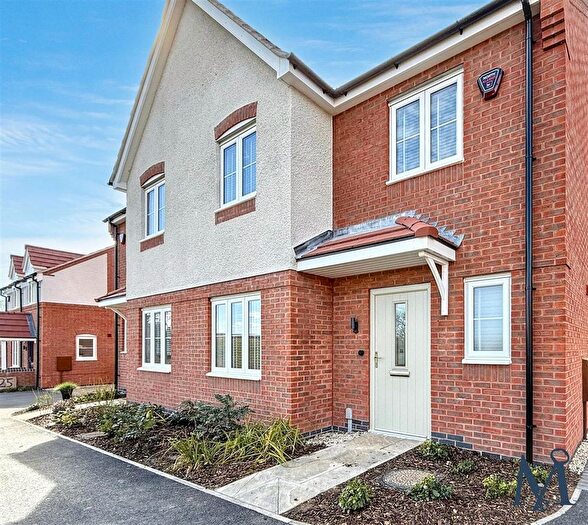 3 Bedroom Semi-Detached House For Sale In Grange Meadows, Hugglescote, Coalville, LE67