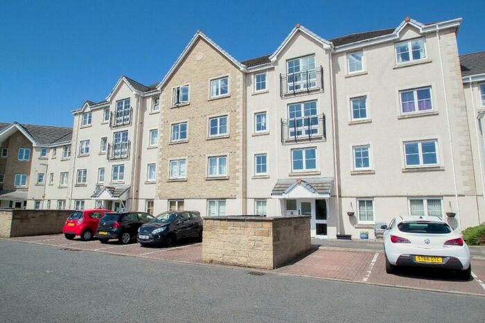 2 Bedroom Flat To Rent In Bruce Gardens, Dunfermline, Fife, KY11