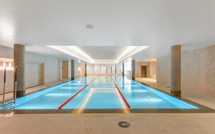 2 Bedroom Flat To Rent In Arches Lane, London, SW11