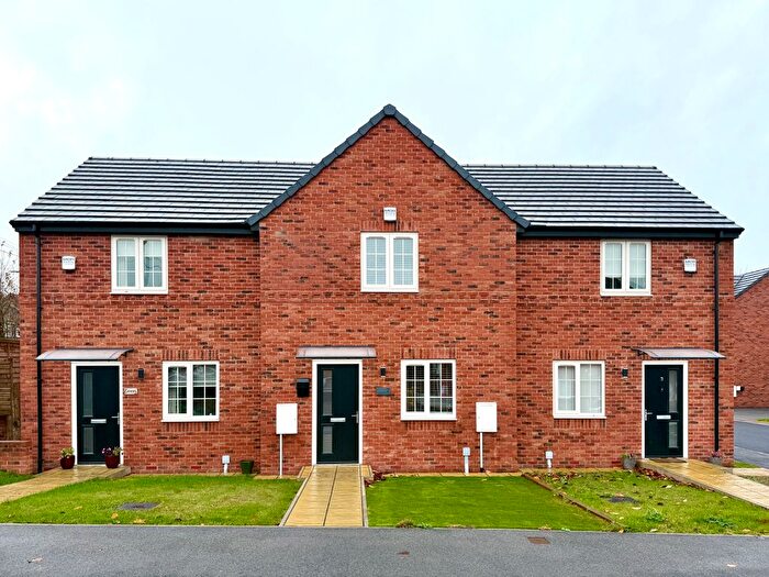 2 Bedroom Town House For Sale In Timbertop Chase, East Ardsley, Wakefield, West Yorkshire, WF3