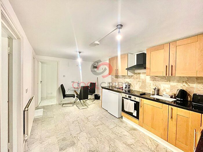 2 Bedroom Flat To Rent In Caledonian Road, London, N1