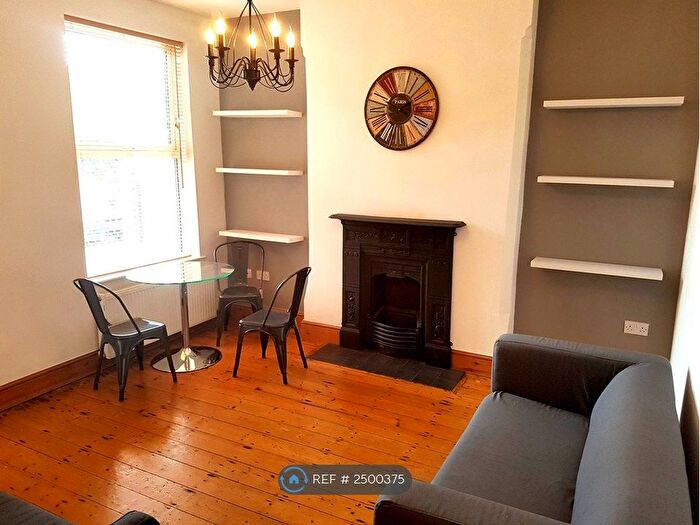 5 Bedroom Semi-Detached House To Rent In Colwick Road, Nottingham, NG2