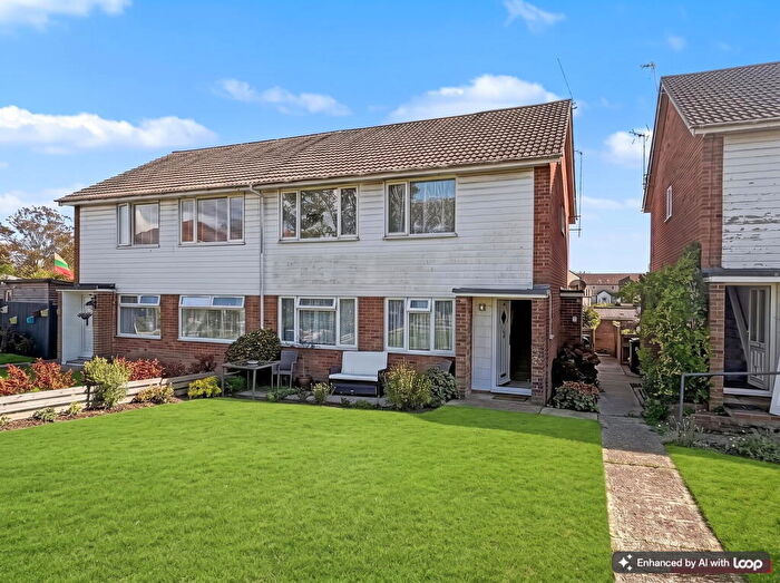 2 Bedroom Apartment For Sale In Shakespeare Walk, Eastbourne, BN23
