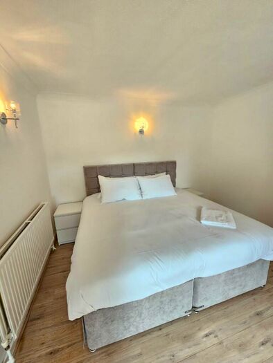 6 Bedroom Town House To Rent In The Barnyard, Basildon, Essex, SS16