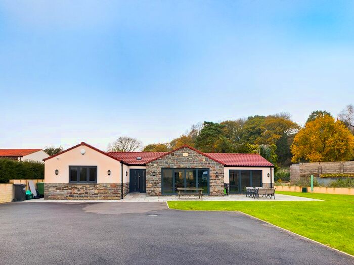 2 Bedroom Bungalow To Rent In Huckford Lane, Bristol, BS36