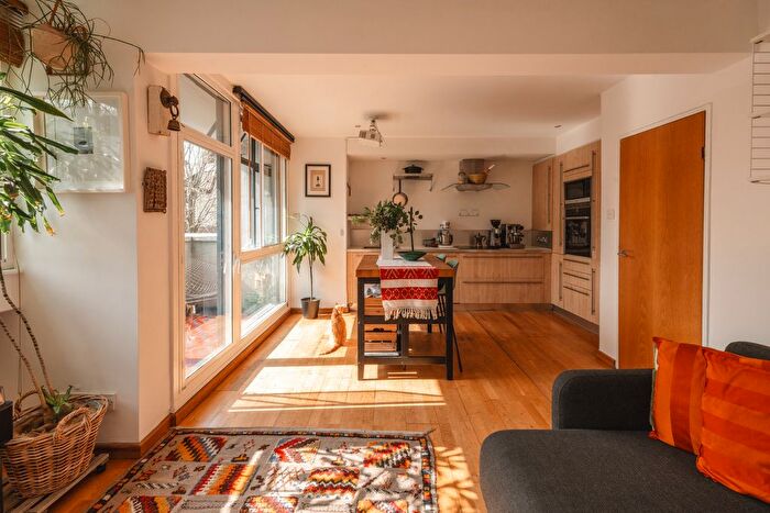 2 Bedroom Flat For Sale In Keeling House Xii, London, E2