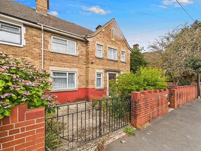 3 Bedroom Semi-detached House For Sale In Naunton Road, Gloucester, Gloucestershire, GL4