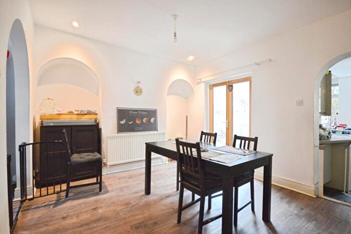 2 Bedroom House To Rent In Norwich Street, Cambridge, CB2