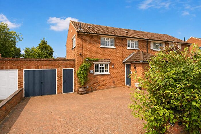 3 Bedroom Semi-Detached House For Sale In Carnegie Road, St. Albans, Hertfordshire, AL3