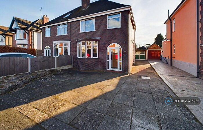 3 Bedroom Semi-Detached House To Rent In Highfield Grove, Stafford, ST17