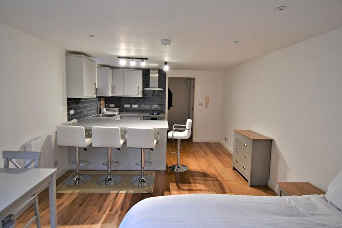 Studio To Rent In Moreton Street, London, SW1V