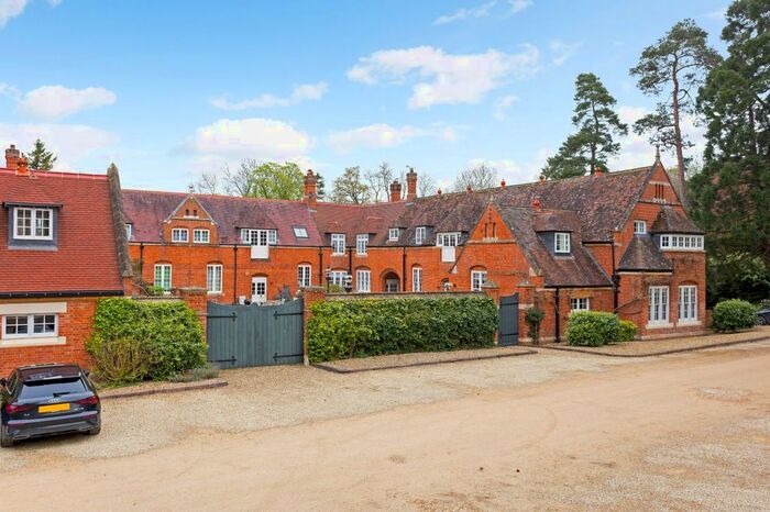 3 Bedroom Terraced House For Sale In Westminster Court, Buckland, Faringdon, Oxfordshire, SN7