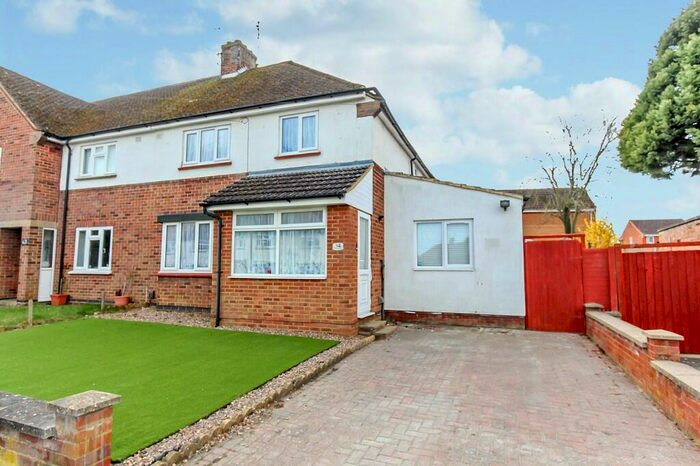 3 Bedroom Semi-Detached House To Rent In Edinburgh Road, Wellingborough, NN8