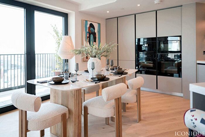 4 Bedroom Flat For Sale In Wood Lane, London, W12