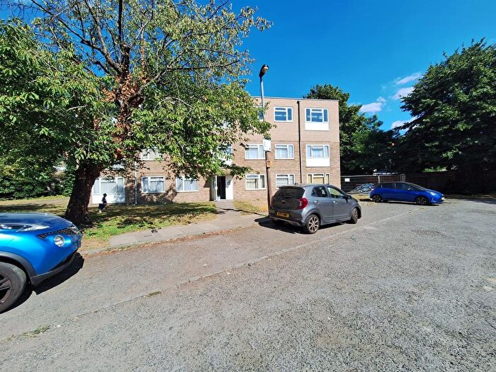 2 Bedroom Flat To Rent In Serbin Close, London, E10