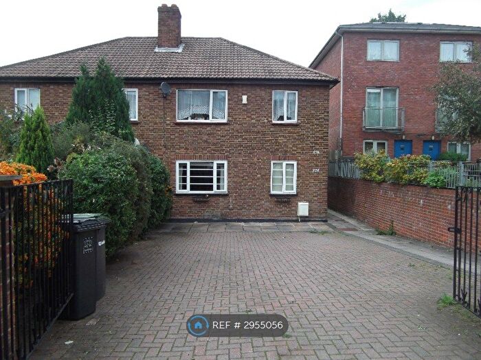 2 Bedroom Maisonette To Rent In Southend Lane, London, SE6