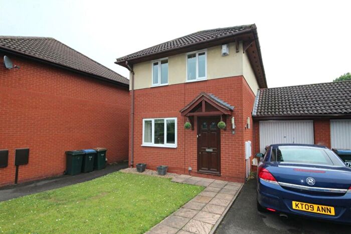 3 Bedroom Detached House To Rent In Knightlow Avenue, Coventry, CV3