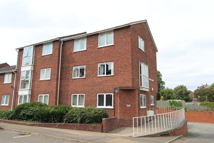 1 Bedroom Flat For Sale In George Street, Lutterworth, LE17