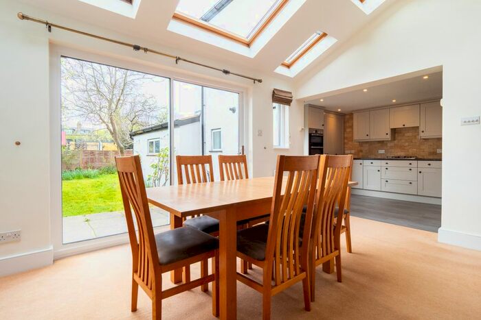 2 Bedroom Flat To Rent In Dorset Road, Wimbledon, SW19