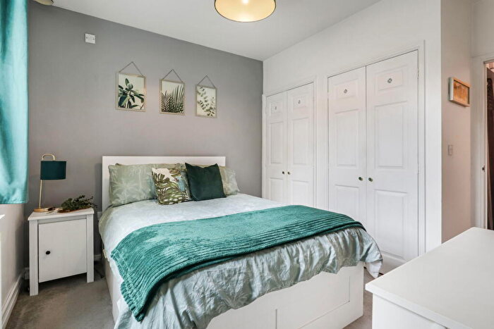 2 Bedroom Apartment For Sale In St. Peters Way, Stratford-upon-Avon, CV37