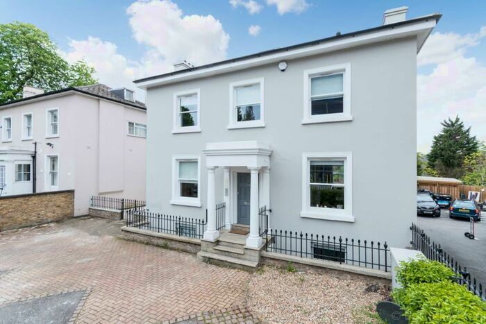 2 Bedroom Flat To Rent In Church Road Crystal Palace, SE19