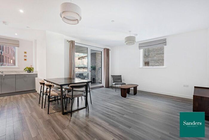 2 Bedroom Flat To Rent In Morton Peto Road, Bishop's Stortford, Hertfordshire, CM23