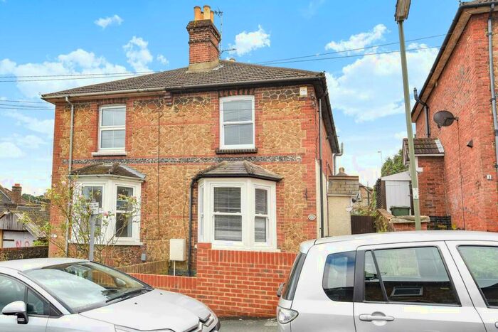 5 Bedroom Semi-Detached House To Rent In Upperton Road, Guildford, GU2