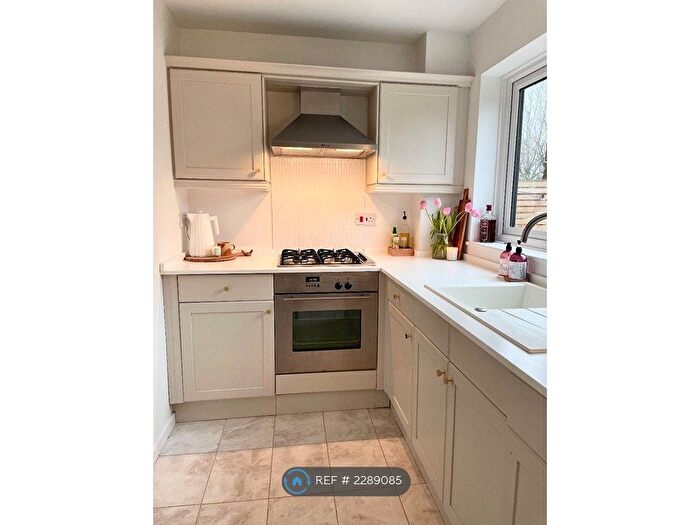 1 Bedroom Terraced House To Rent In Kingston Avenue, Leatherhead, KT22