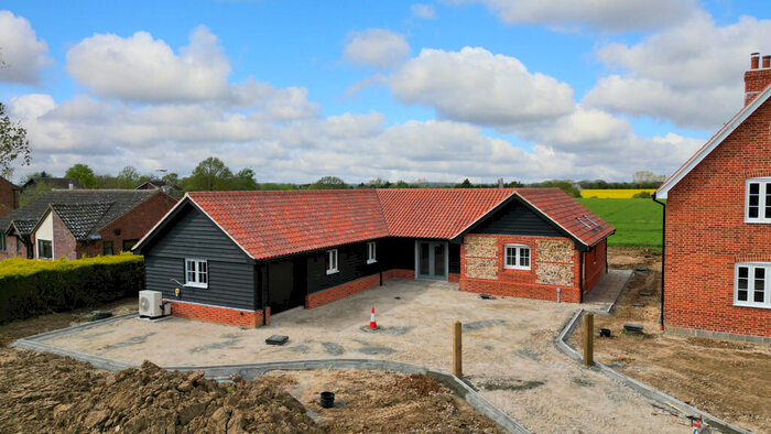 3 Bedroom Detached Bungalow For Sale In Woodlands Road, Raydon, IP7