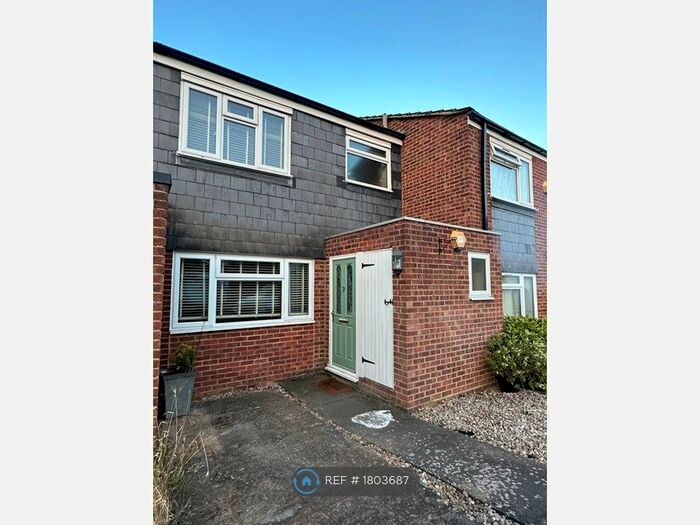 3 Bedroom Terraced House To Rent In Dumbleton Close, Kingston Upon Thames, KT1